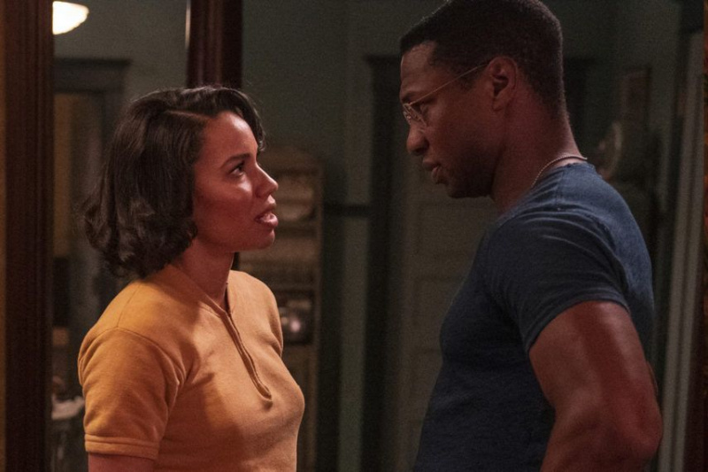 Jurnee Smollett i Jonathan Majors w odcinku Lovecraft Country 9