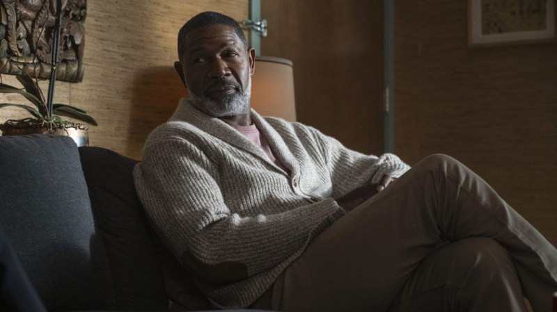 Dennis Haysbert Lucifer 5 sezonas Dievas