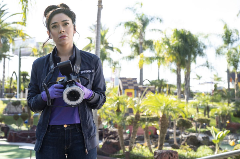 Aimee Garcia Ella Lopez Lucifer 5 sezonas, 9 serija