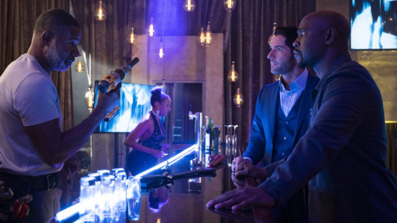 'Lucifer': Gud slipper et par bomber på sine sønner (RECAP)
