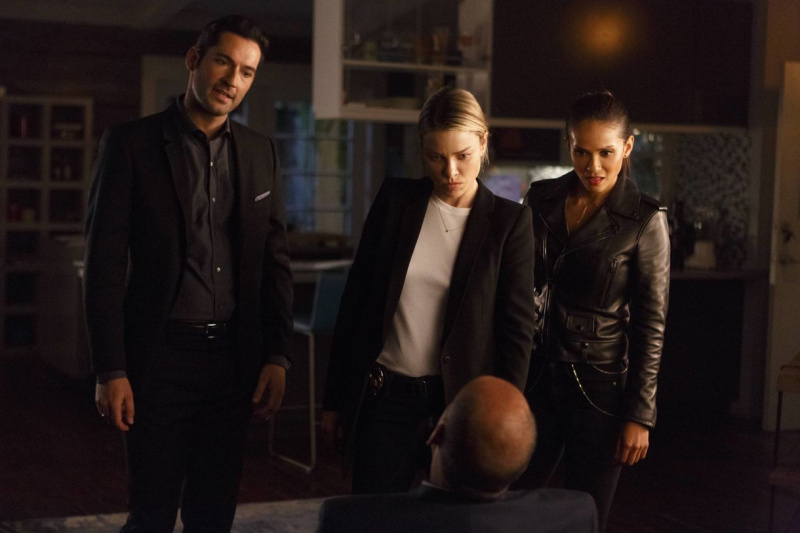LUCIFER: L-R: Tom Ellis, Lauren German and Lesley-Ann Brandt in the ÒMy Little MonkeyÓ episode of LUCIFER airing Monday, Nov. 7 (9:01-10:00 PM ET/PT) on FOX. 2016 Fox Broadcasting Co. Cr: Michael Courtney/FOX.