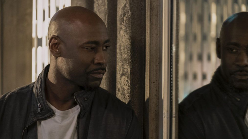DB Woodside Amenadiel Tėvas Charlie Mortal Lucifer 5 sezonas 2 dalis Klausimas
