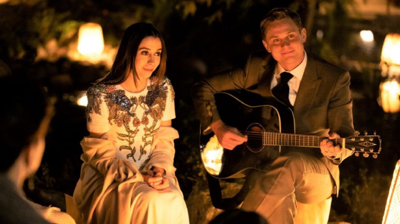 「MadeforLove」：クリスティン・ミリオティとビリー・マグヌッセンが画面上の有毒な関係をプレビュー