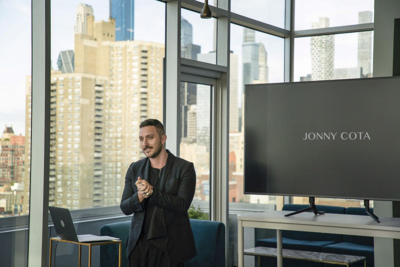 Griešanas sezonas noslēguma Jonny Cota biznesa solis Amazon
