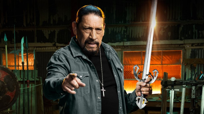 Regarder: Danny Trejo tranche et découpe son chemin à travers l'aperçu de Man at Arms du réseau El Rey (VIDEO)