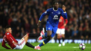 Romelu Lukaku bo po selitvi za 75 milijonov funtov opravil zdravniški pregled pri Man Utd v LA