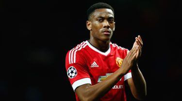 Arsenal vs Man Utd: môže Martial poslať Wengera do histórie?