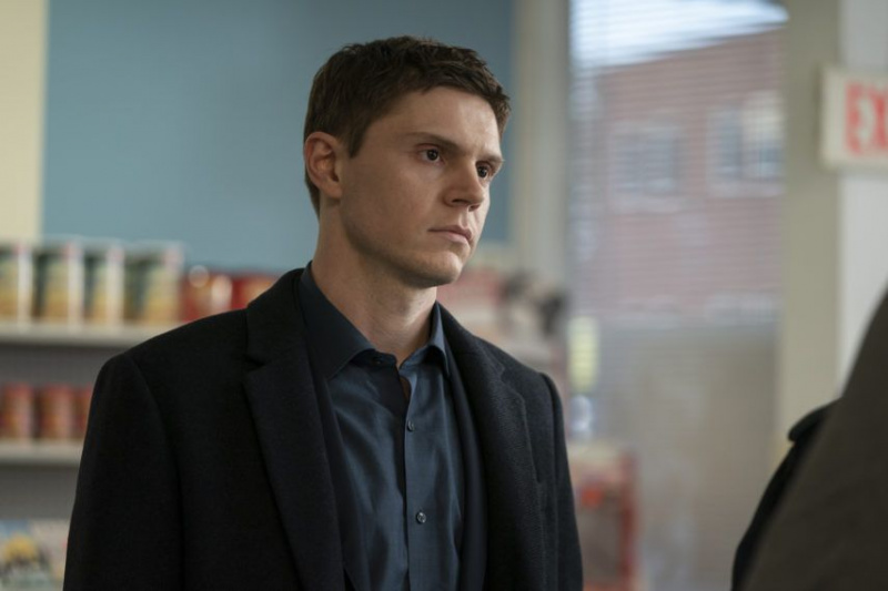 Evan Peters i Mare of Easttown avsnitt 5