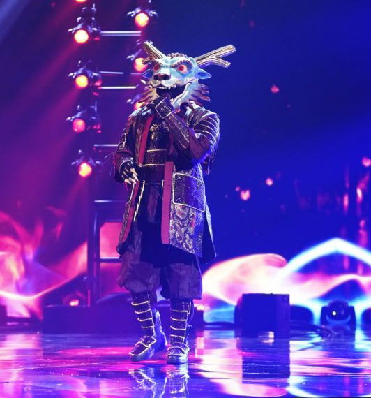 The Masked Singer Staffel 4 Premiere Dragon Performance