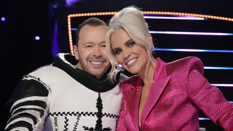 Donnie Wahlberg parle à sa femme Jenny McCarthy de ne pas le reconnaître dans 'The Masked Singer'