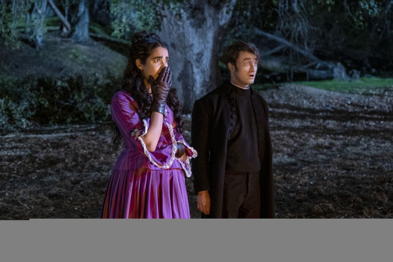 Trabajadores milagrosos Oregon Trail Temporada 3 Daniel Radcliffe Geraldine Viswanathan