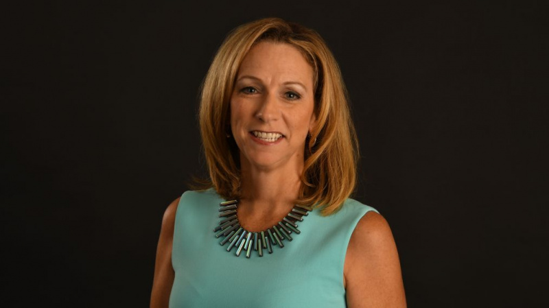 Kas ir Beth Mowins, NFL jaunākais Play-by-Play diktors?