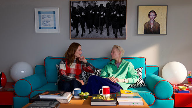 Julianne Moore și Tilda Swinton în Camera de alături
