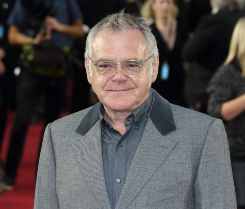  Kevin McNally hrá Romana Castaveta v Apartment 7A.