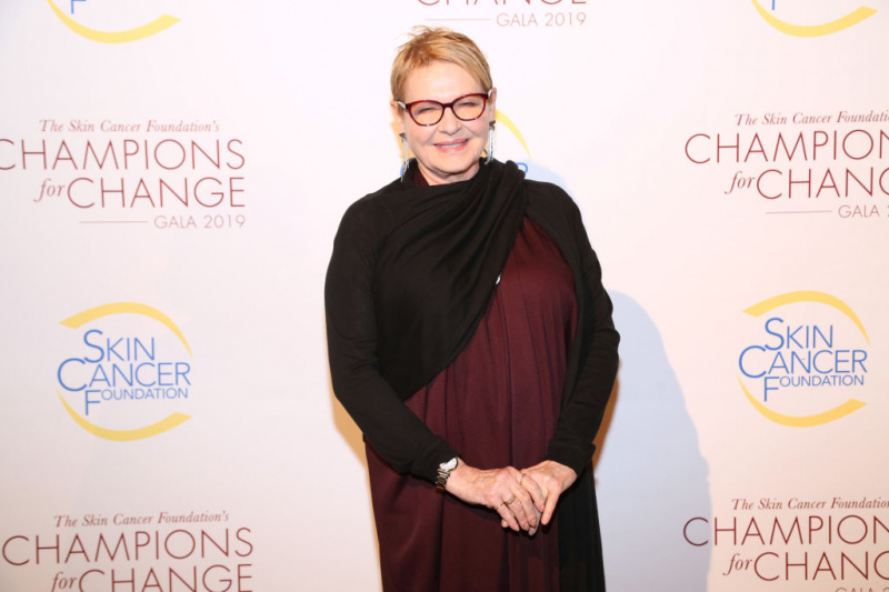   Dianne Wiest hviezdi v Apartment 7A.