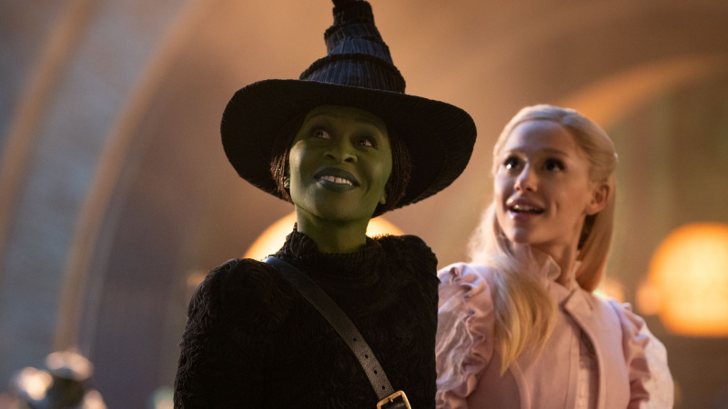   Синтия Эриво и Ариана Гранде в фильме «Wicked»