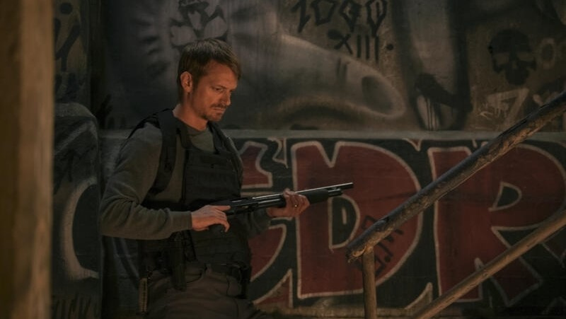 Sessiz Gece'de Joel Kinnaman