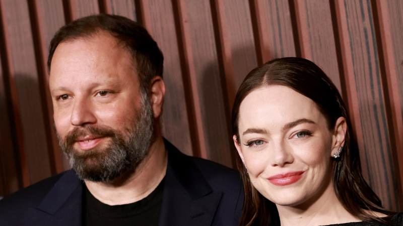   Yorgos Lanthimos ve Emma Stone