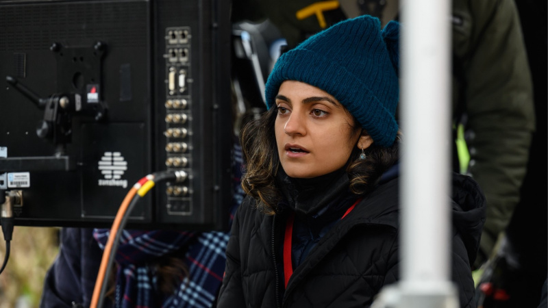   Nira Manzoor am Set von „Polite Society“.