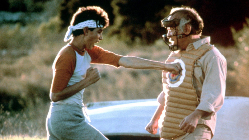   Ralph Macchio y Pat Morita en Karate Kid