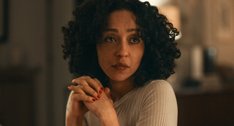   Ruth Negga ako Sophie vo filme Good Grief.