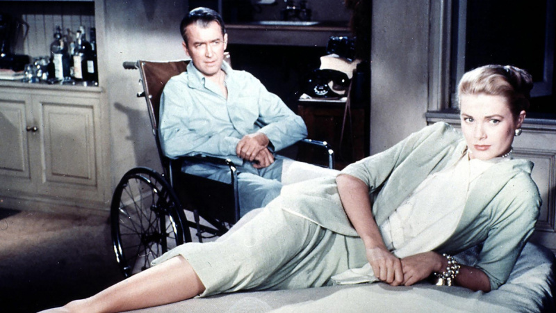   Grace Kelly, James Stewart v zadnom okne (Foto od FilmPublicityArchive/United Archives cez Getty Images)