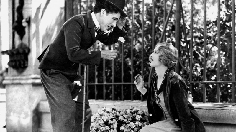   Charlie Chaplin a Virginia Cherrill vo filme City Lights
