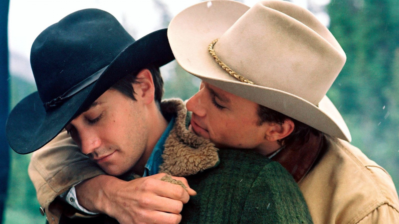   Jake Gyllenhaal a Heath Ledger vo filme Brokeback Mountain