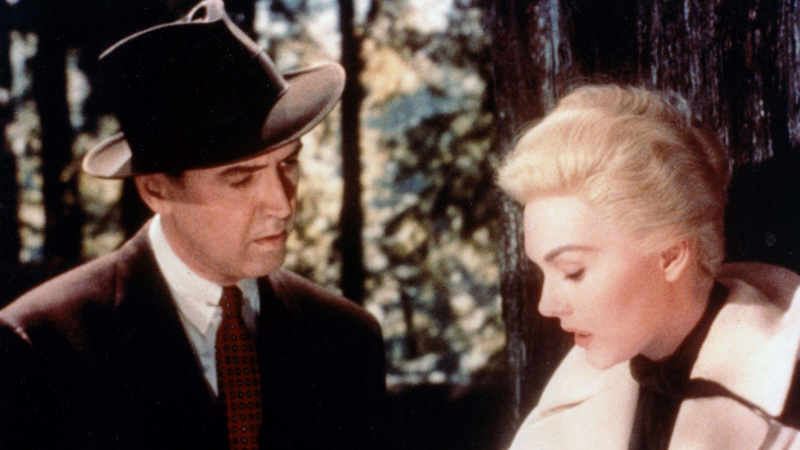   James Stewart a Kim Novak vo filme Vertigo