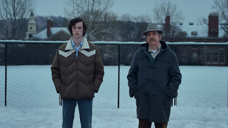   Angus Tully et Paul Giamatti dans The Holdovers