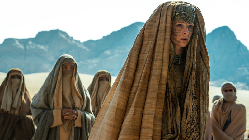   Леди Джессика (Ребекка Фергюсон) в своем новом одеянии Свободных's Reverend Mother in Dune: Part Two