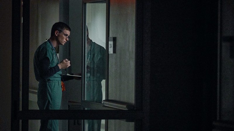 Netflix má schovaný thriller Eddie Redmayne, ktorý považujem za desivý, keď čakáme na 2. sezónu Deň šakala