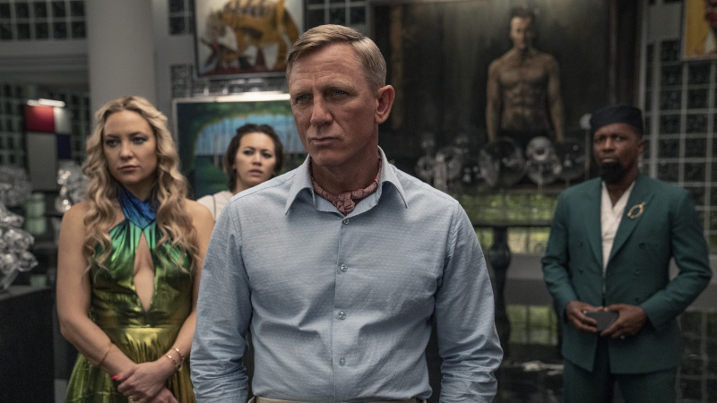   Kate Hudson, Jessica Henwick, Daniel Craig ja Leslie Odom Jr filmis Klaassibul