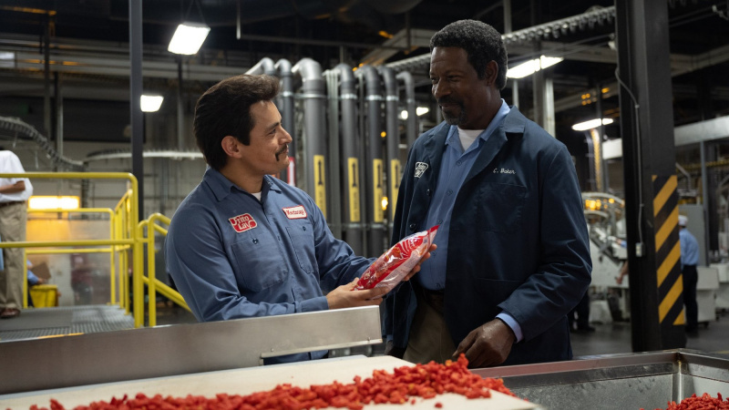   Jesse Garcia ve Dennis Haysbert Flamin'de' Hot