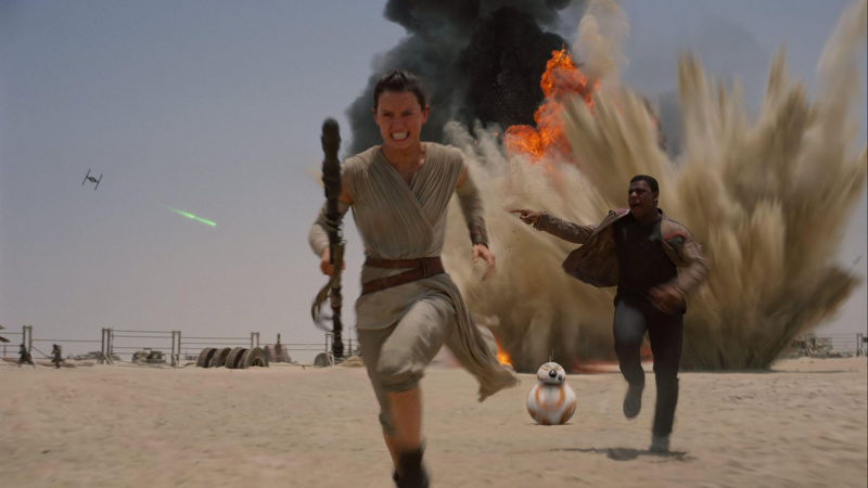   Daisey Ridley und John Boyega in Star Wars: Das Erwachen der Macht