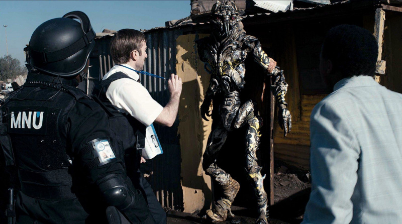  Sharlto Copley στην περιοχή 9