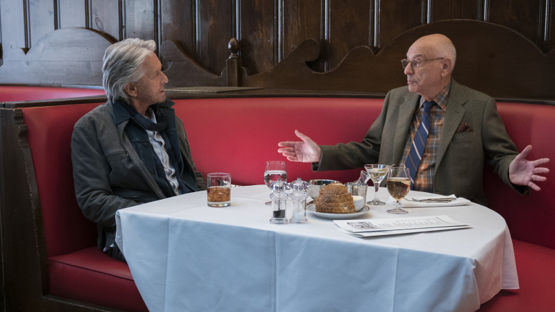   The Kominsky Method'da Michael Douglas ve Alan Arkin