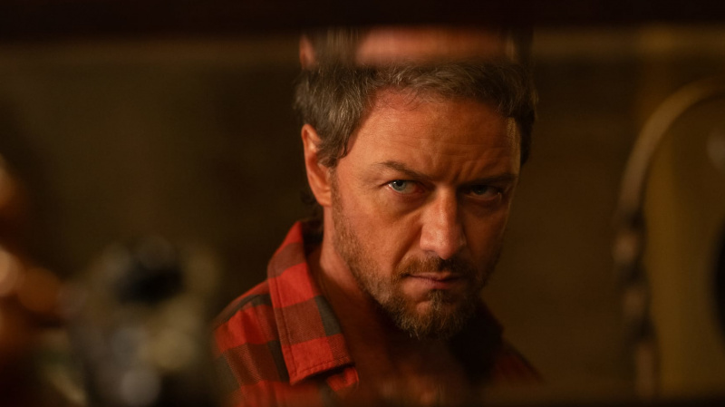 James McAvoy in Non parlare male