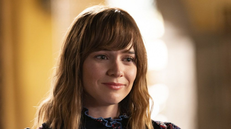 Renee Felice Smith Nell deixando NCIS LA Temporada 12 Finale