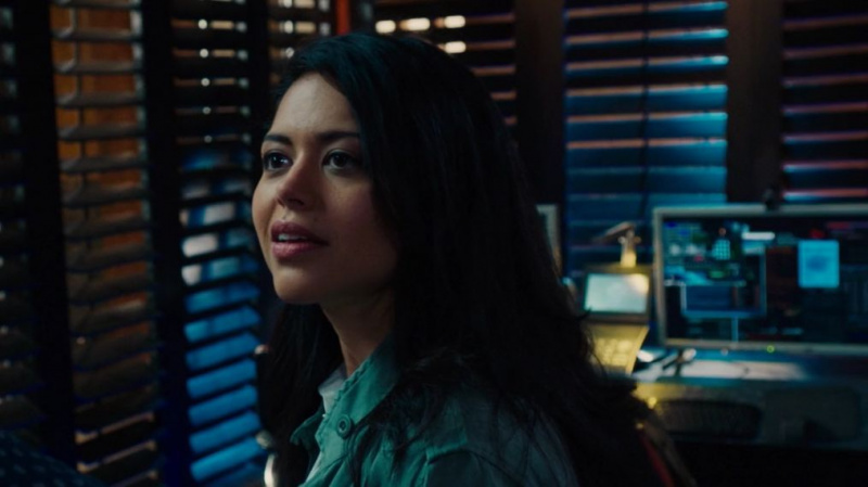 Kāpēc tu atpazini jauno meiteni opos “NCIS: LA” 10. sezonas finālā