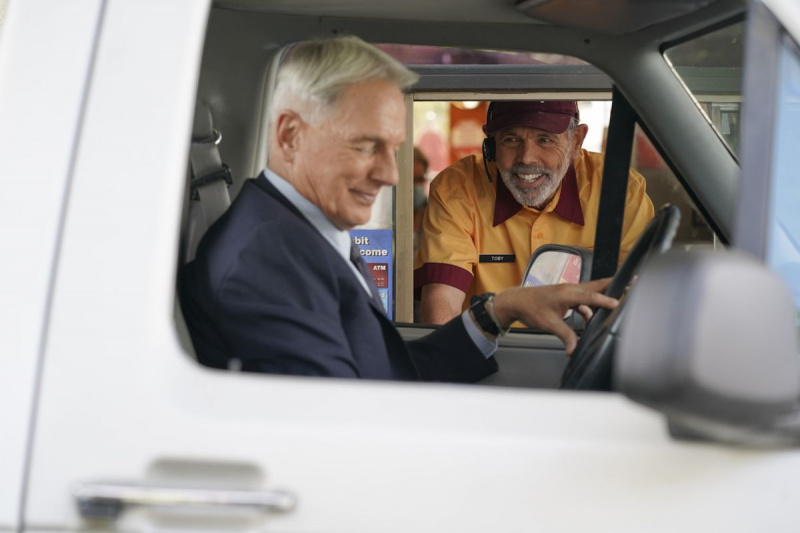 Mark Harmon Joe Spano Gibbs Fornell Drive-Thru NCIS sezon 18, odcinek 3