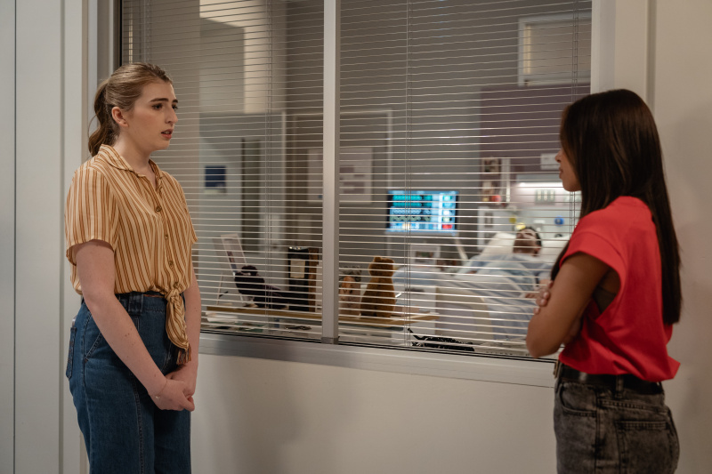   Spoilers des voisins, Mackenzie Hargreaves, Amira Devkar