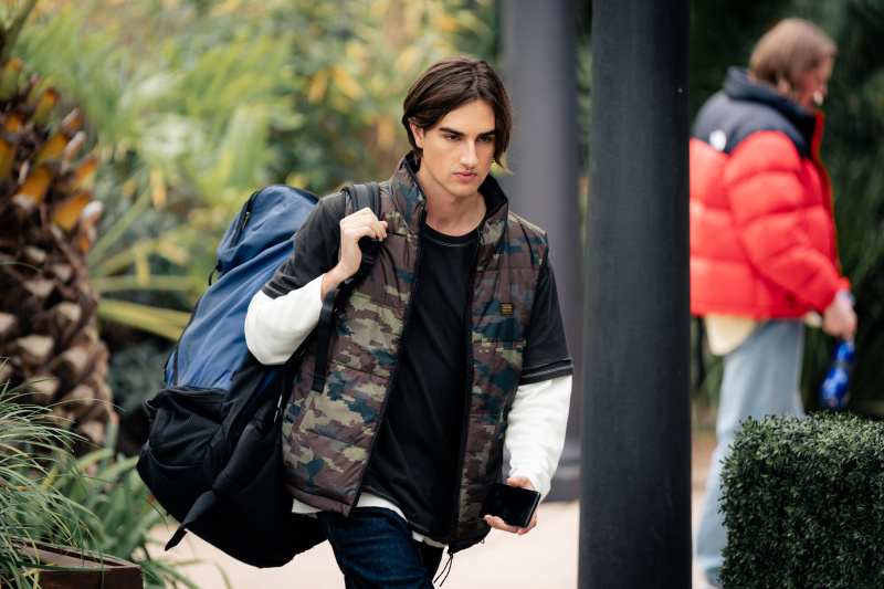   เพื่อนบ้านสปอยเลอร์ Max Ramsay