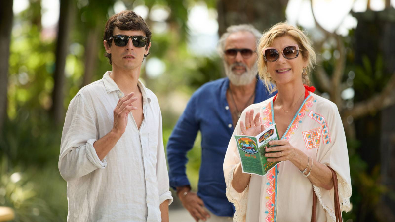   En fremdeles fra Netflix's Honeymoon Crasher.