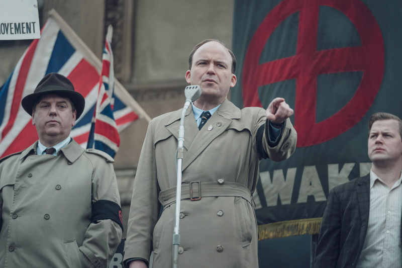   Danny Hatchard, Rory Kinnear'ın canlandırdığı Faşist lider Colin'in sürücüsünü oynuyor.