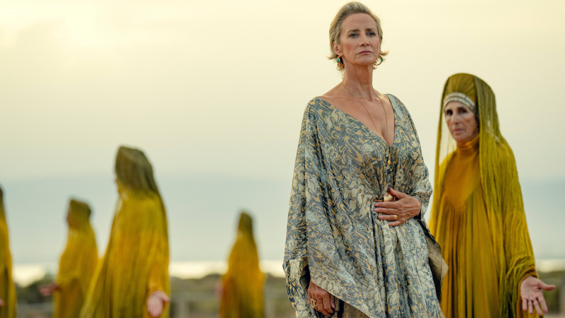   Hera (Janet McTeer) în Kaos