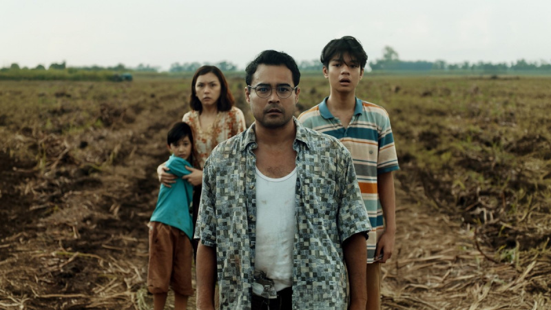   Рекламное изображение для Netflix's Outside
