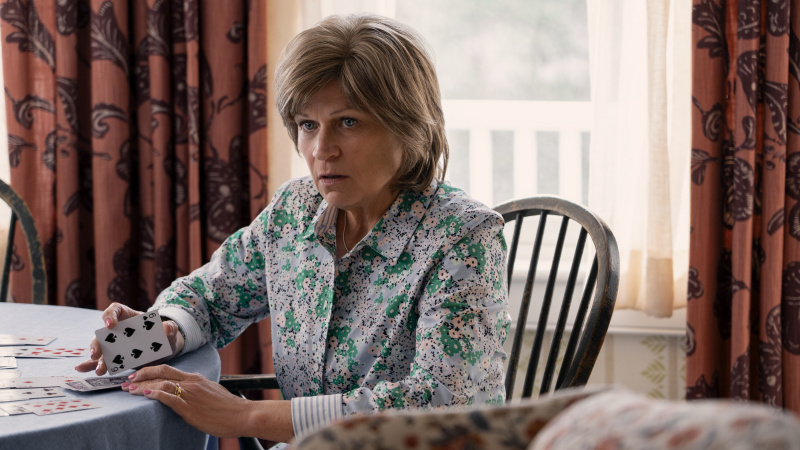   Dendrie Taylor รับบทเป็น Karen Sacks ใน The Perfect Couple