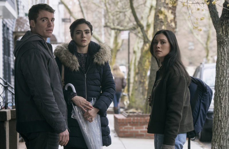   Rose et Peter rencontrent Noor, une assistante iranienne, dans la saison 2 de The Night Agent