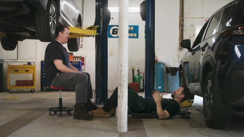   Shane Gillis en la serie de Netflix Tires.